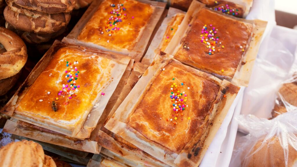 Multitud reunida en la Plaza de Armas de Cusco durante Semana Santa.